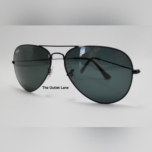 Model Display Ray-Ban Aviator Black Classic RB3025 - Picture 8 of 16